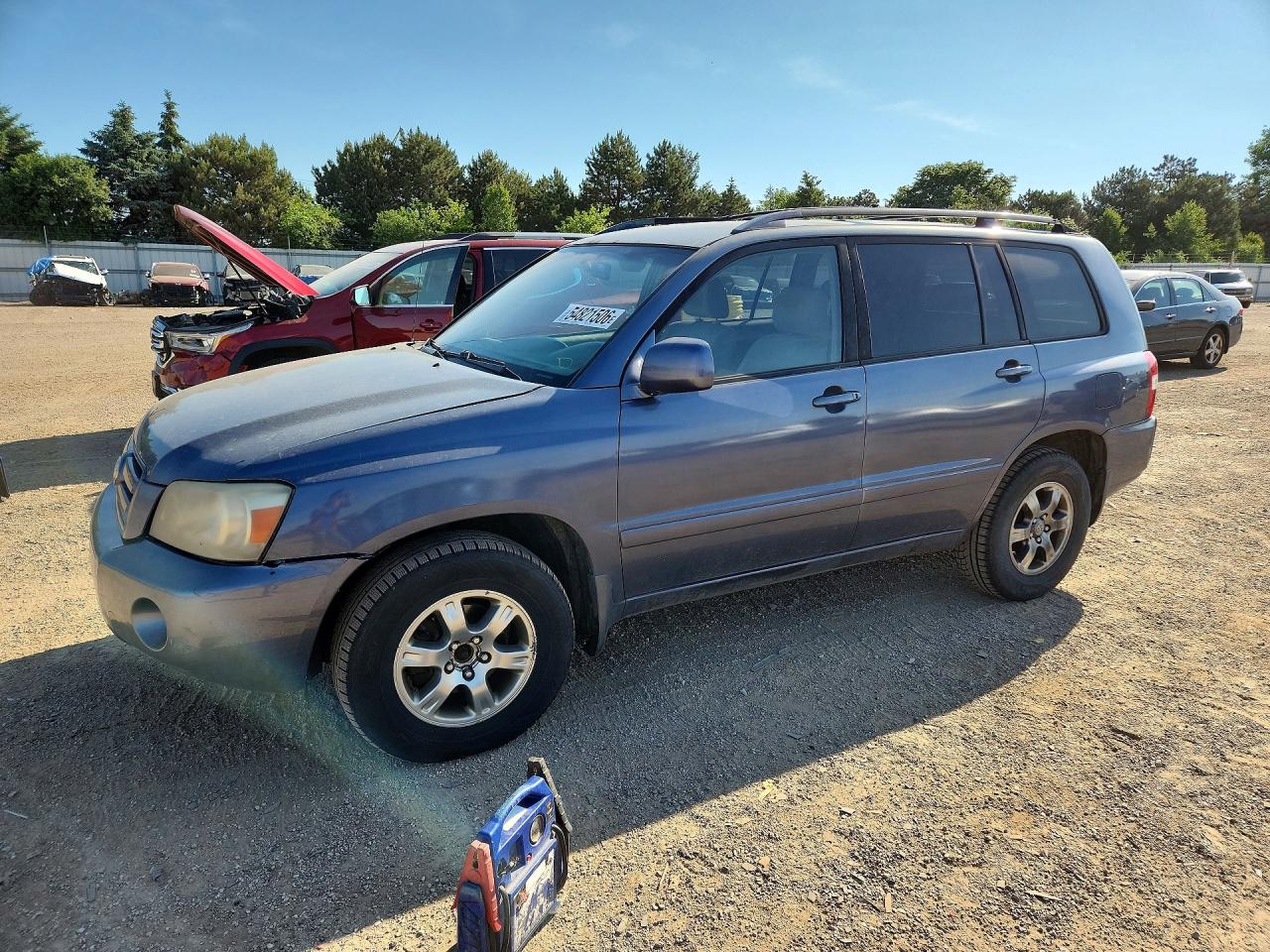 Salvage Toyota Highlander Image