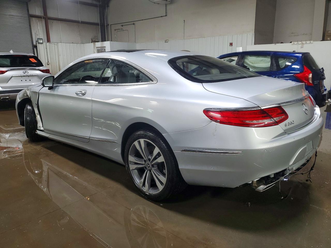 Mercedes-Benz S-Class 550