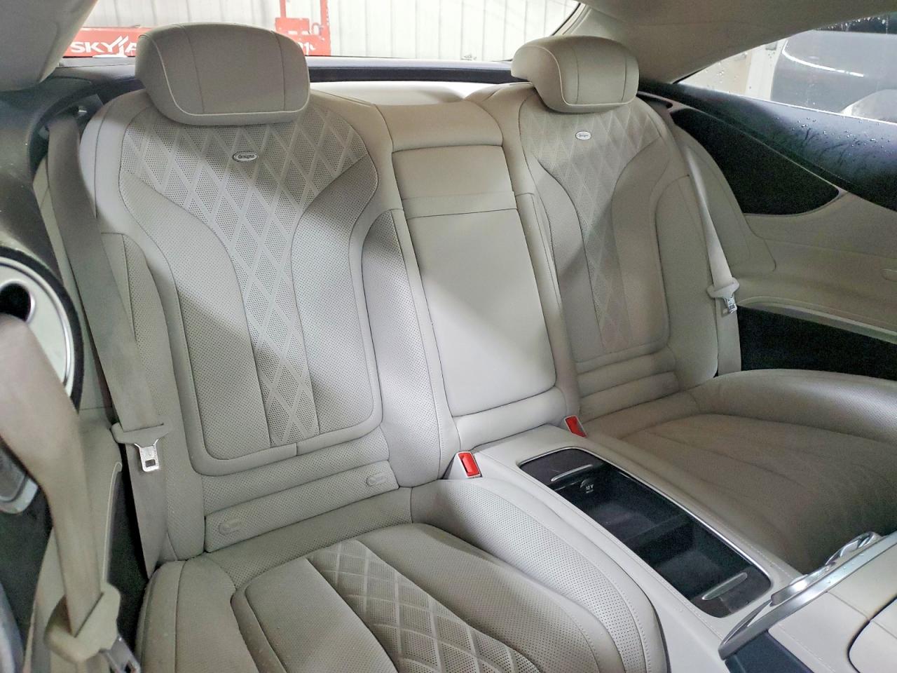 Mercedes-Benz S-Class 550