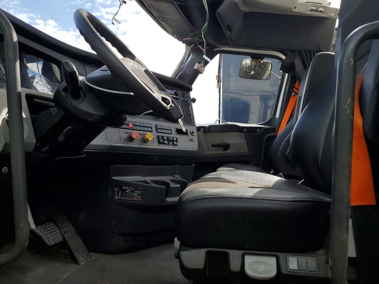 Freightliner Cascadia 126