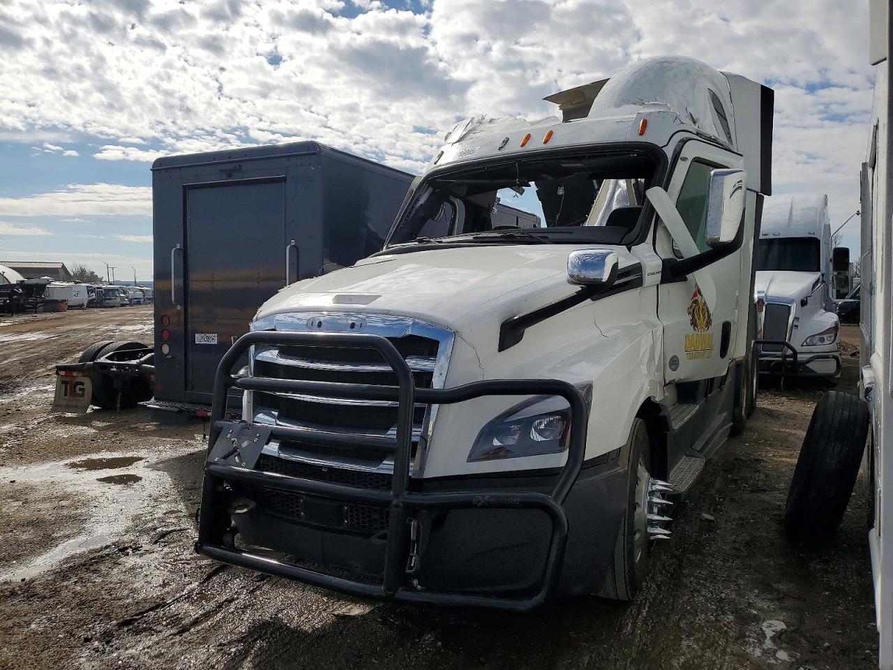 Freightliner Cascadia 126