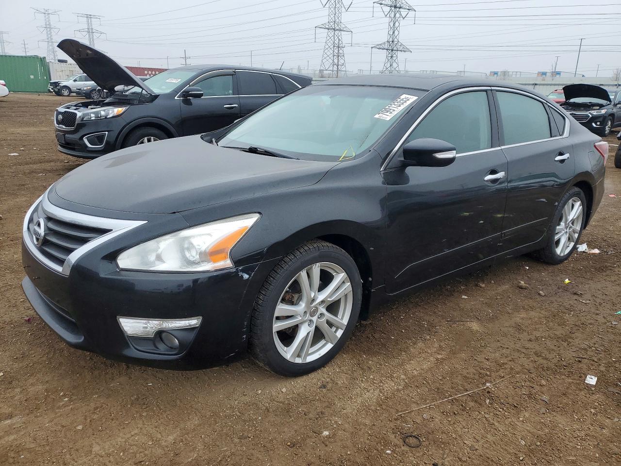 Salvage Nissan Altima Image