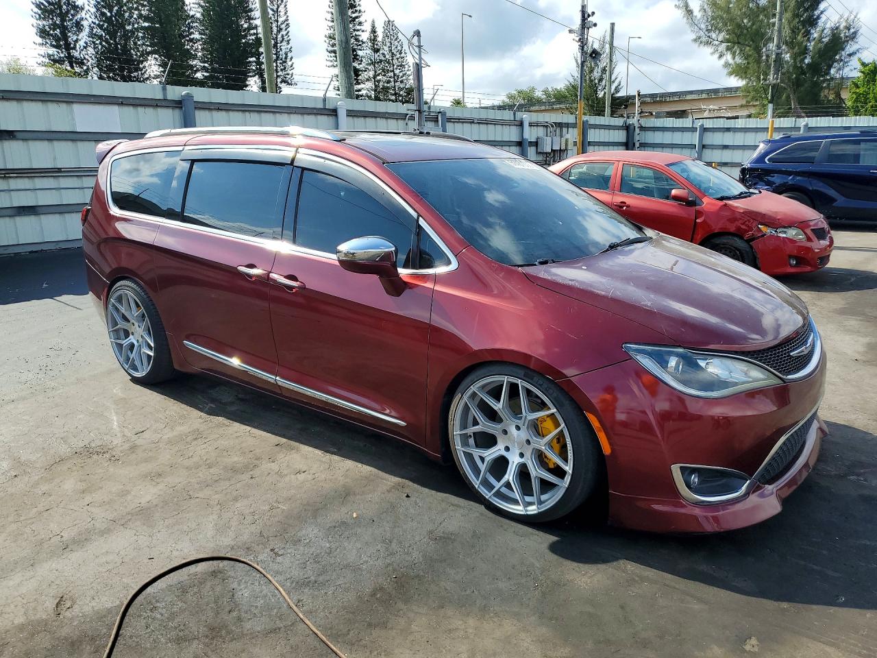 Chrysler Pacifica Limited