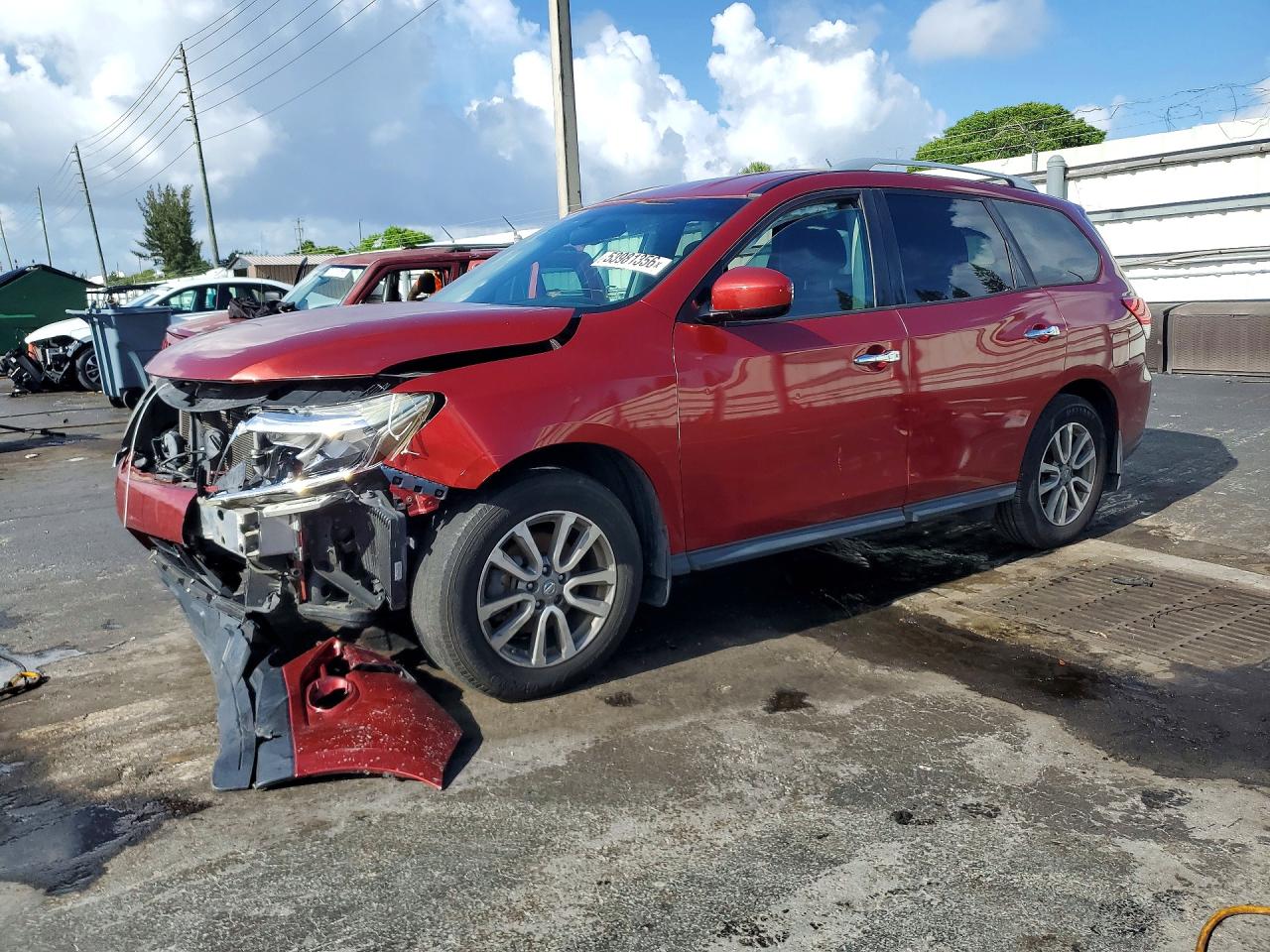 Salvage Nissan Pathfinder Image