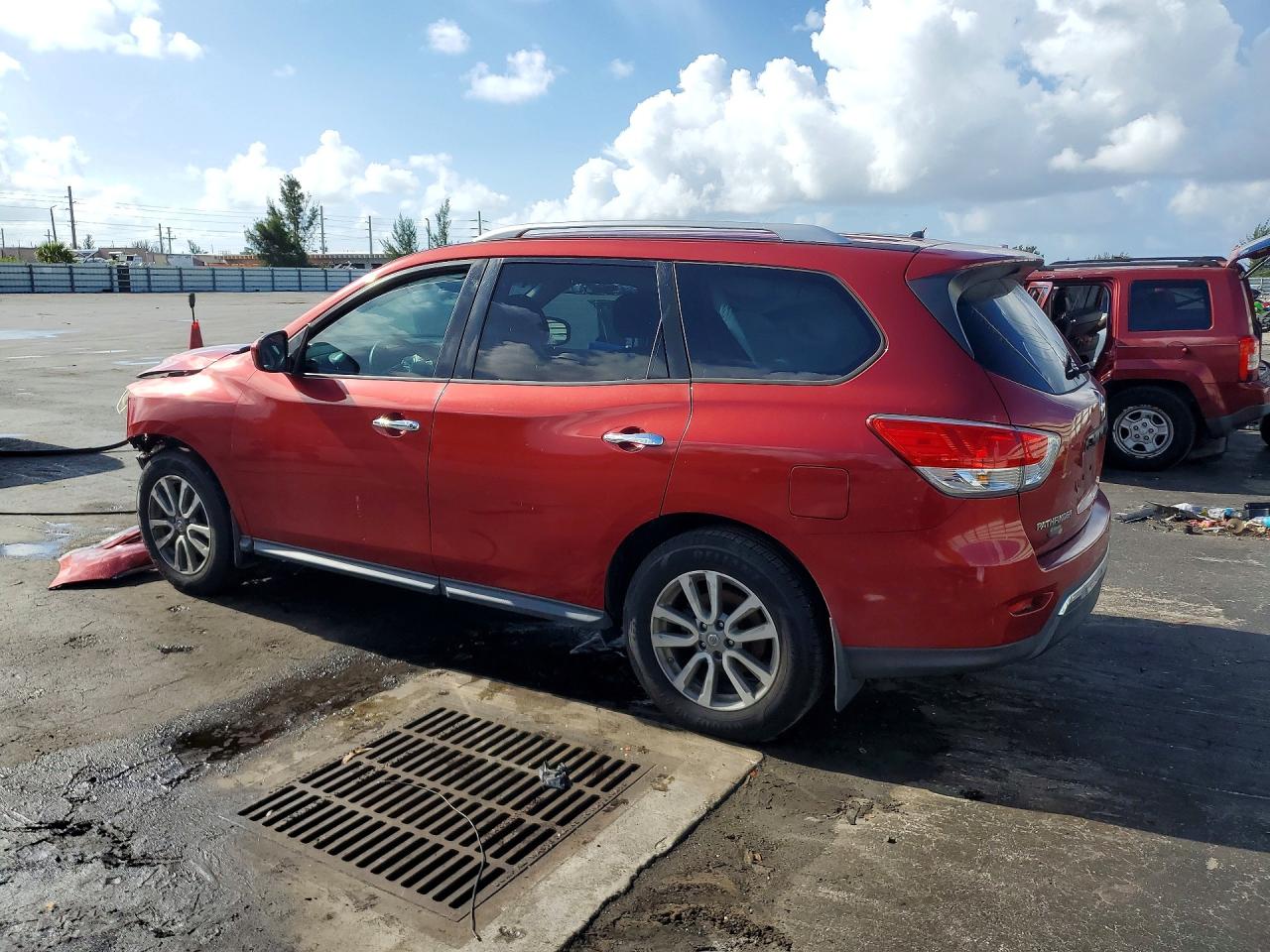Nissan Pathfinder S