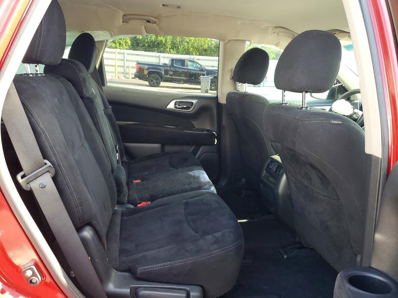 Nissan Pathfinder S