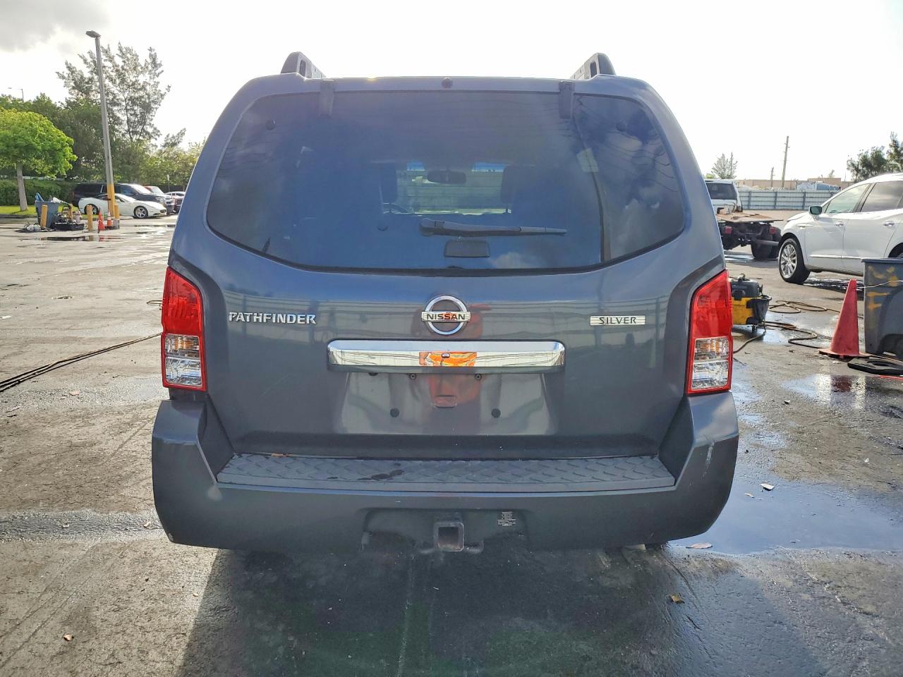 Nissan Pathfinder S