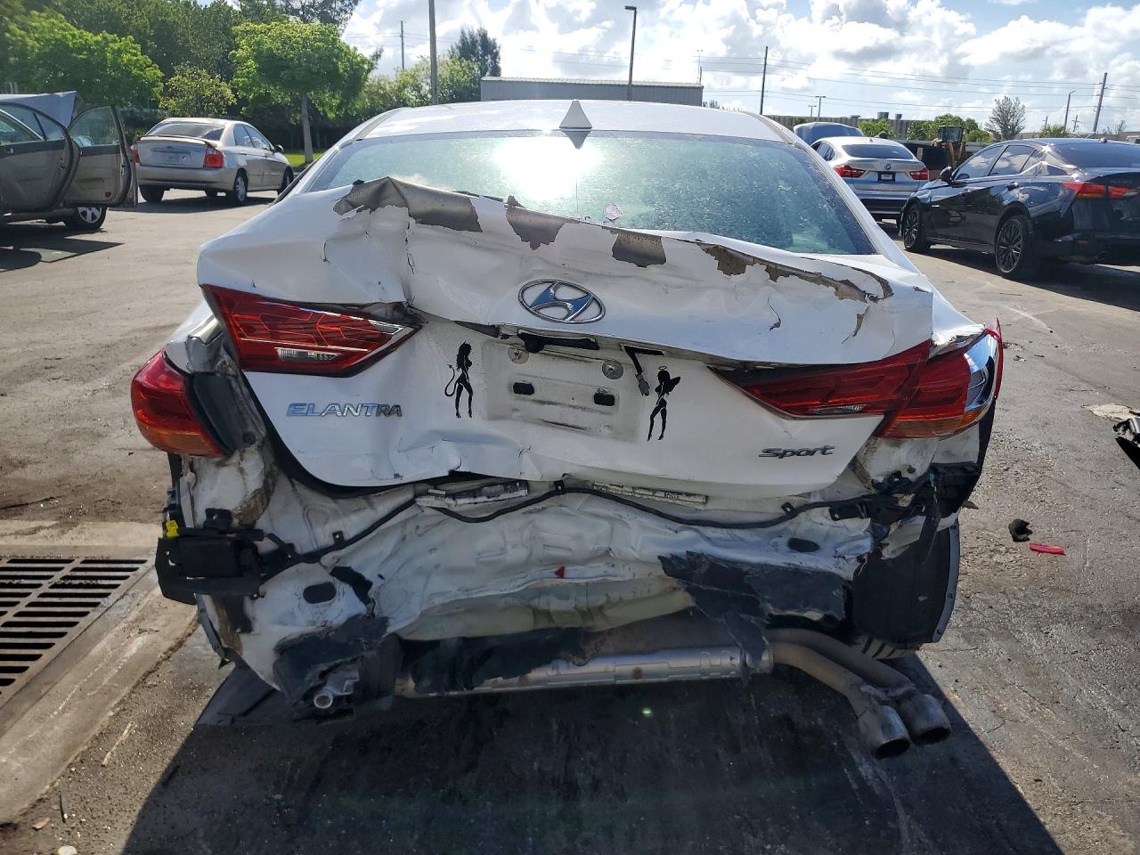 Hyundai ELANTRA Sport