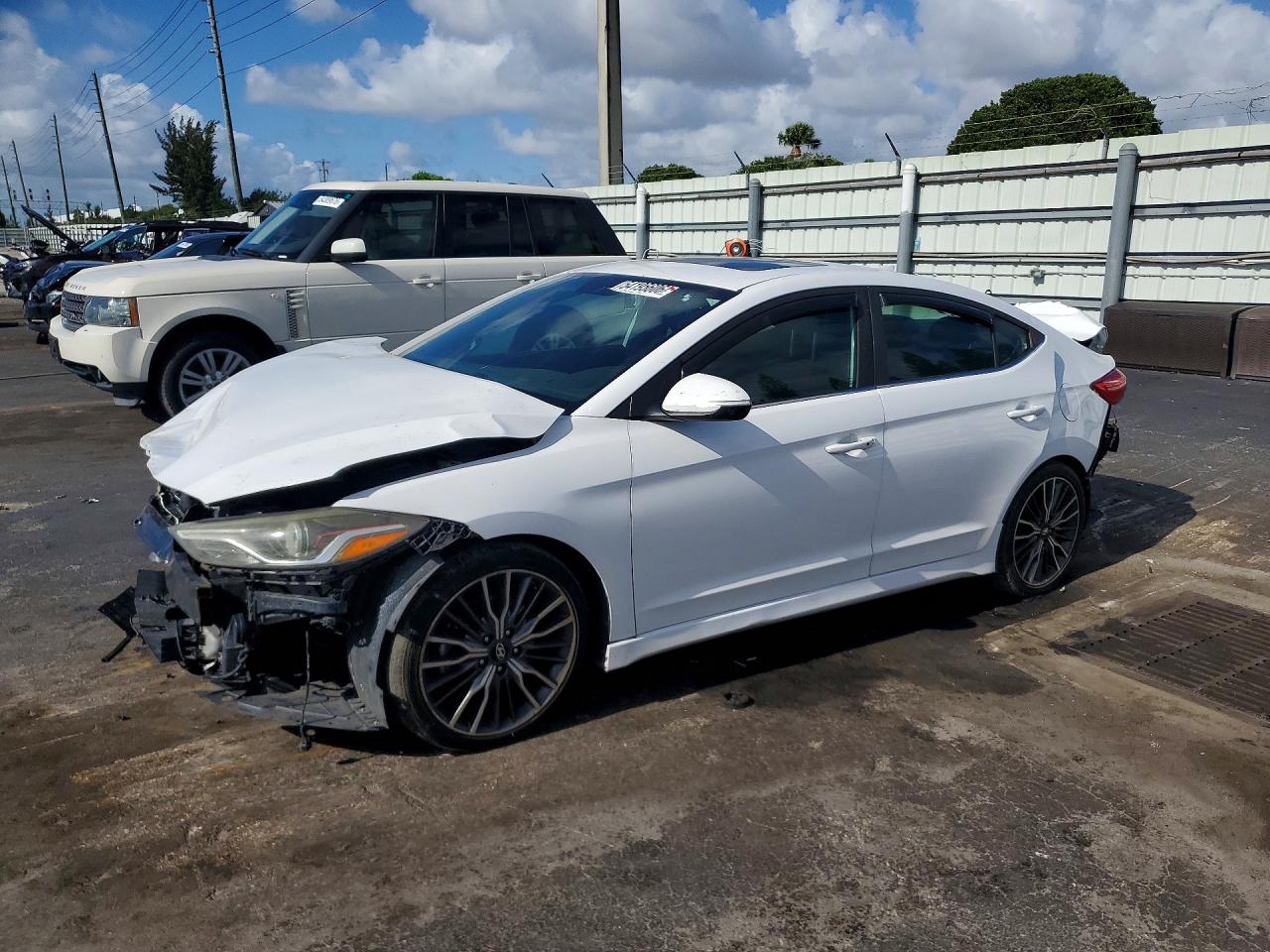 Salvage Hyundai ELANTRA Image