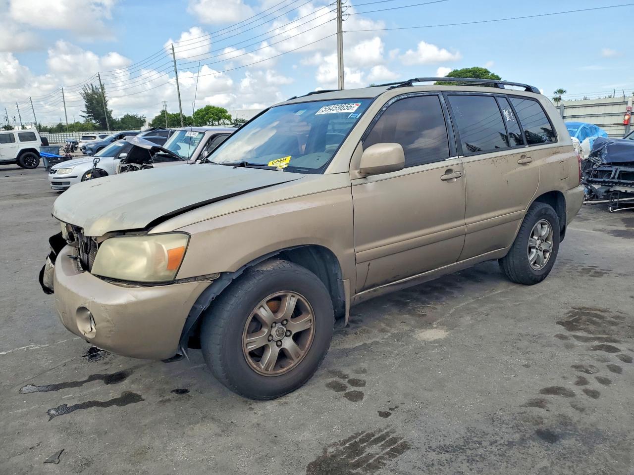 Salvage Toyota Highlander Image
