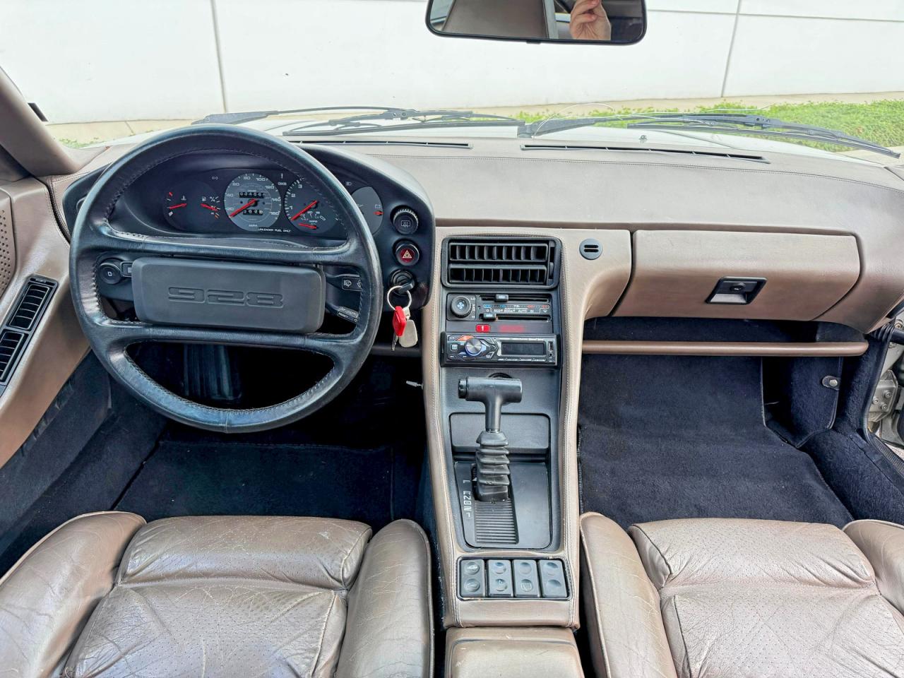 Porsche 928