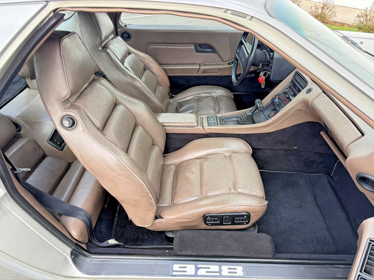 Porsche 928