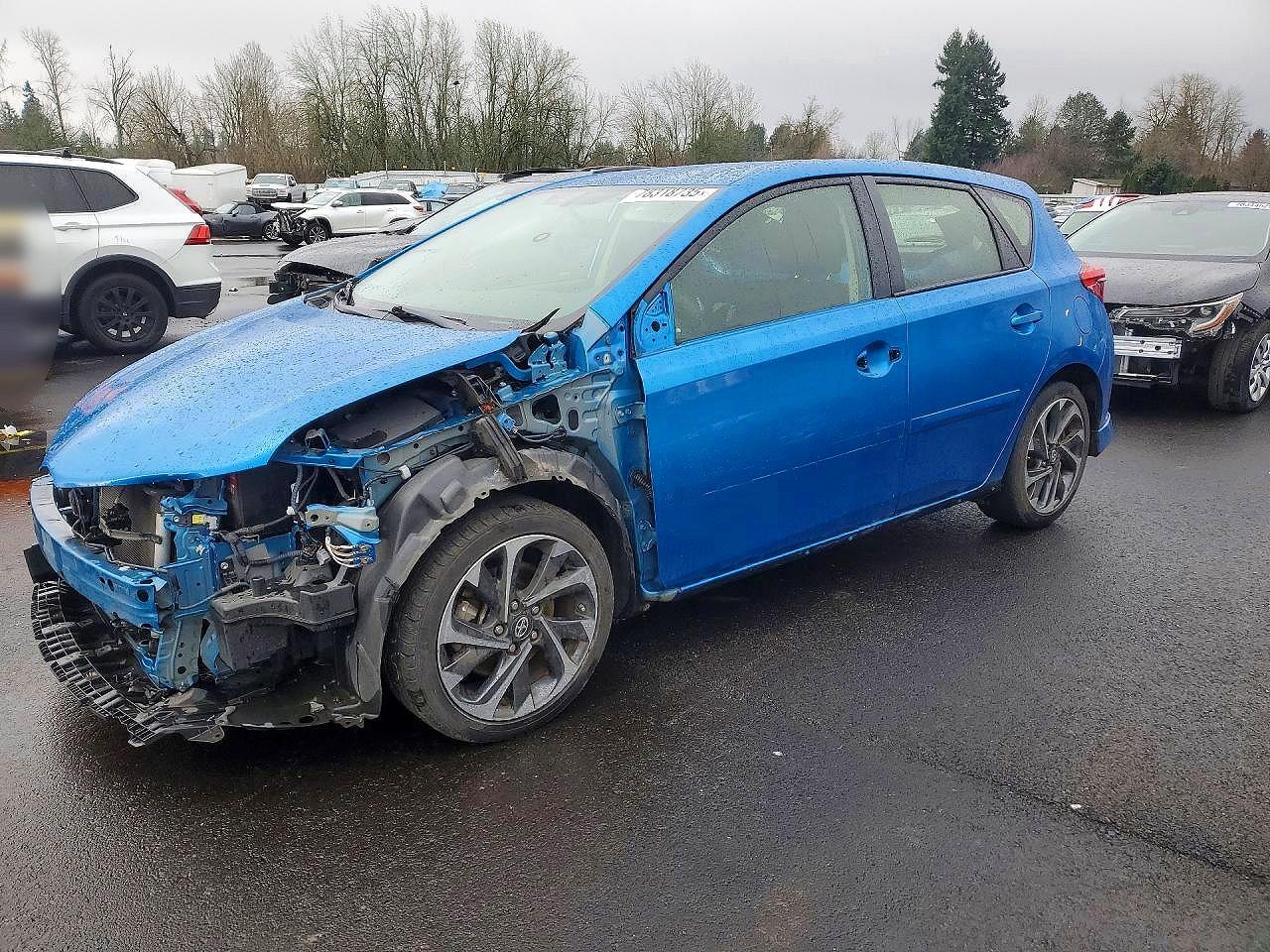 Salvage Toyota iM Image