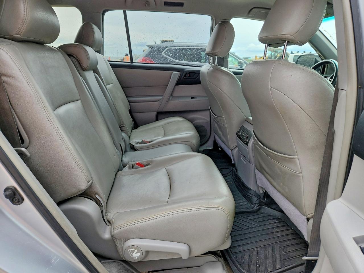 Toyota Highlander Base