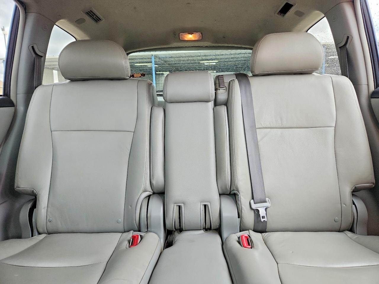 Toyota Highlander Base