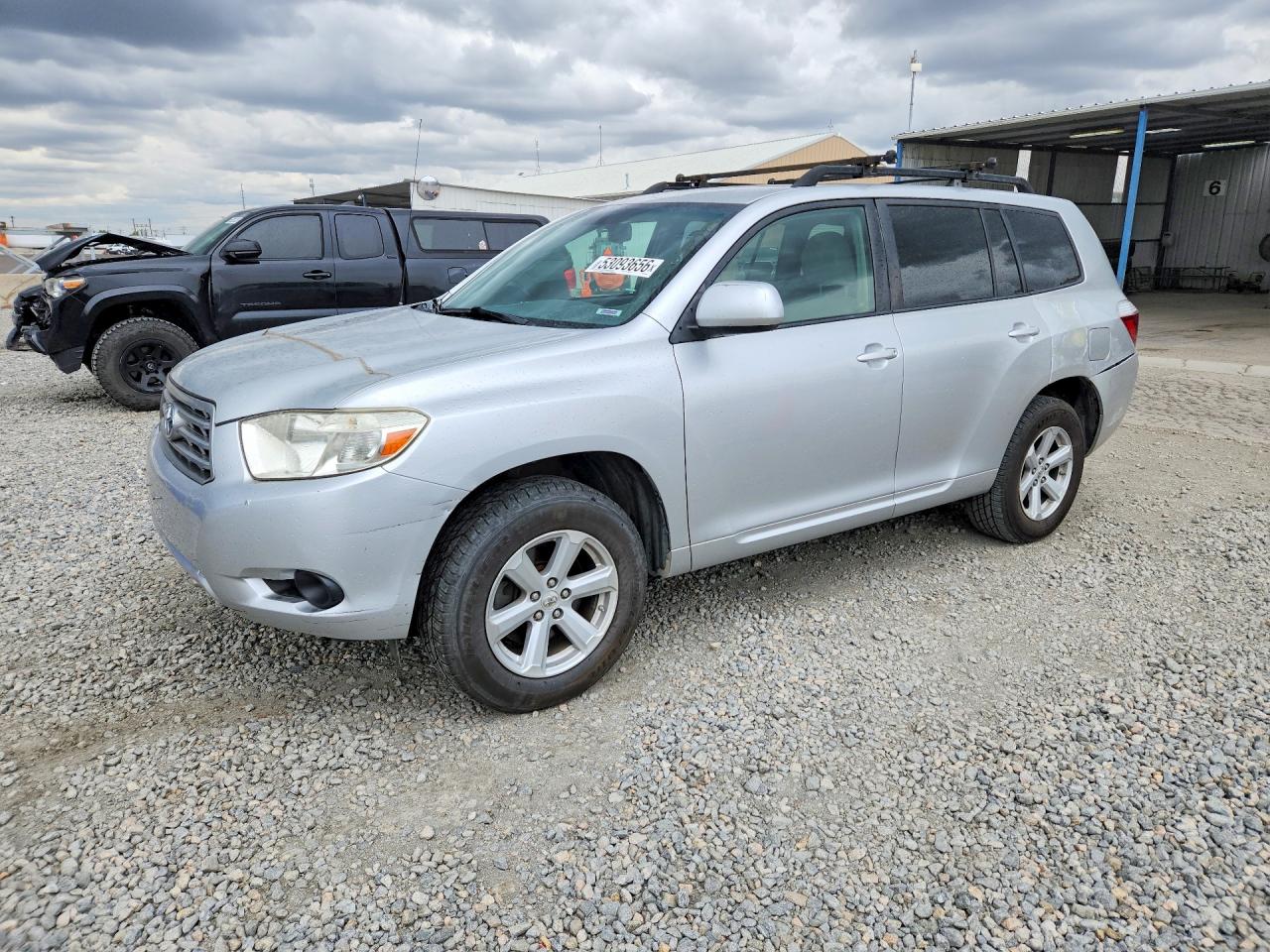 Salvage Toyota Highlander Image