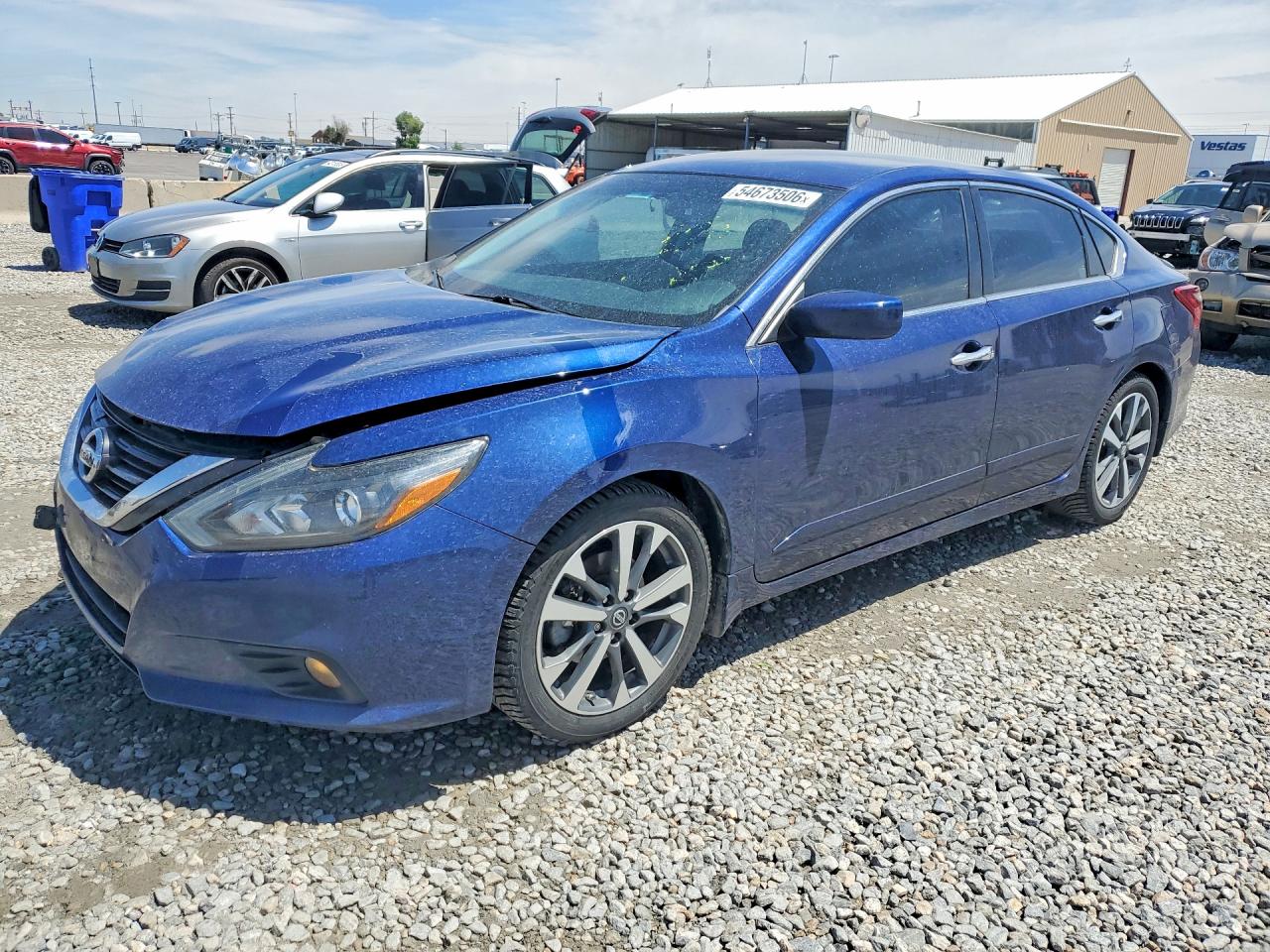 Salvage Nissan Altima Image