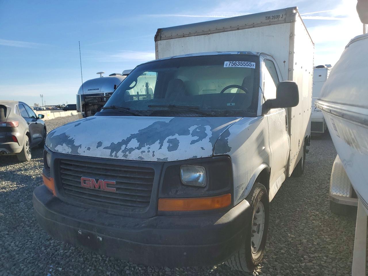 Salvage GMC Savana Image