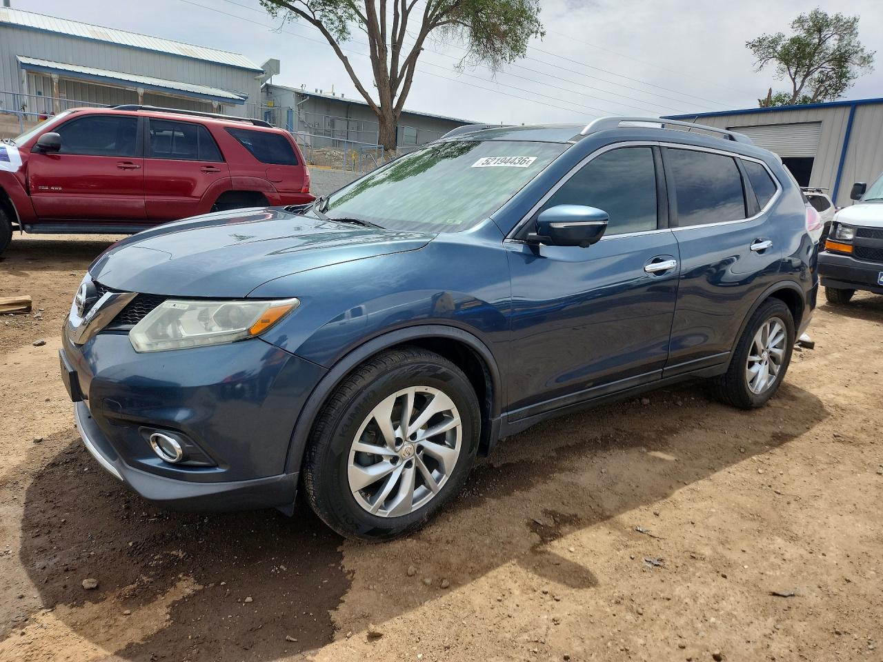 Salvage Nissan Rogue Image