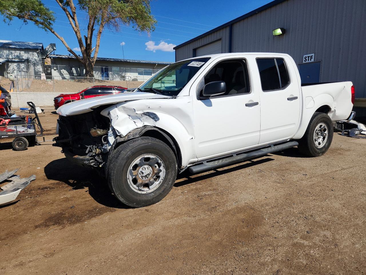 Salvage Nissan Frontier Image
