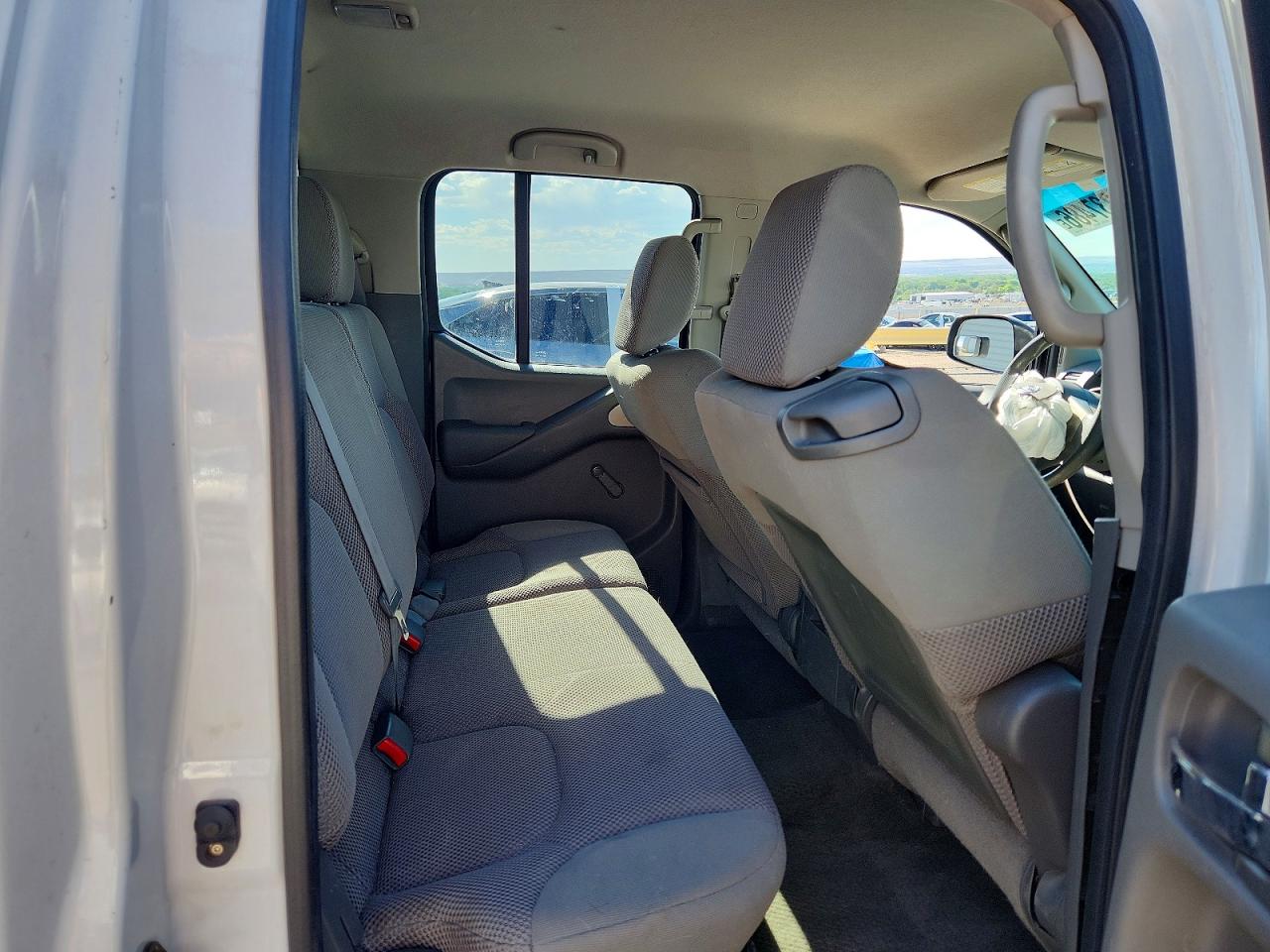 Nissan Frontier S