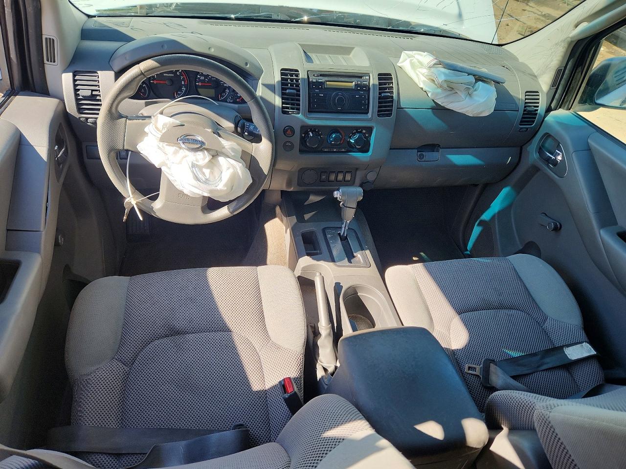 Nissan Frontier S