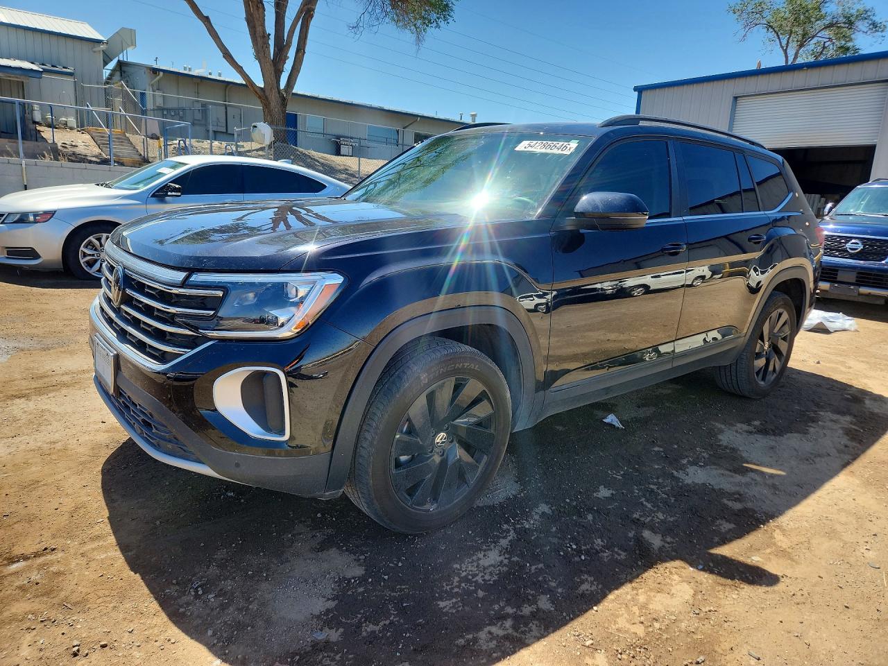 Salvage Volkswagen Atlas Image