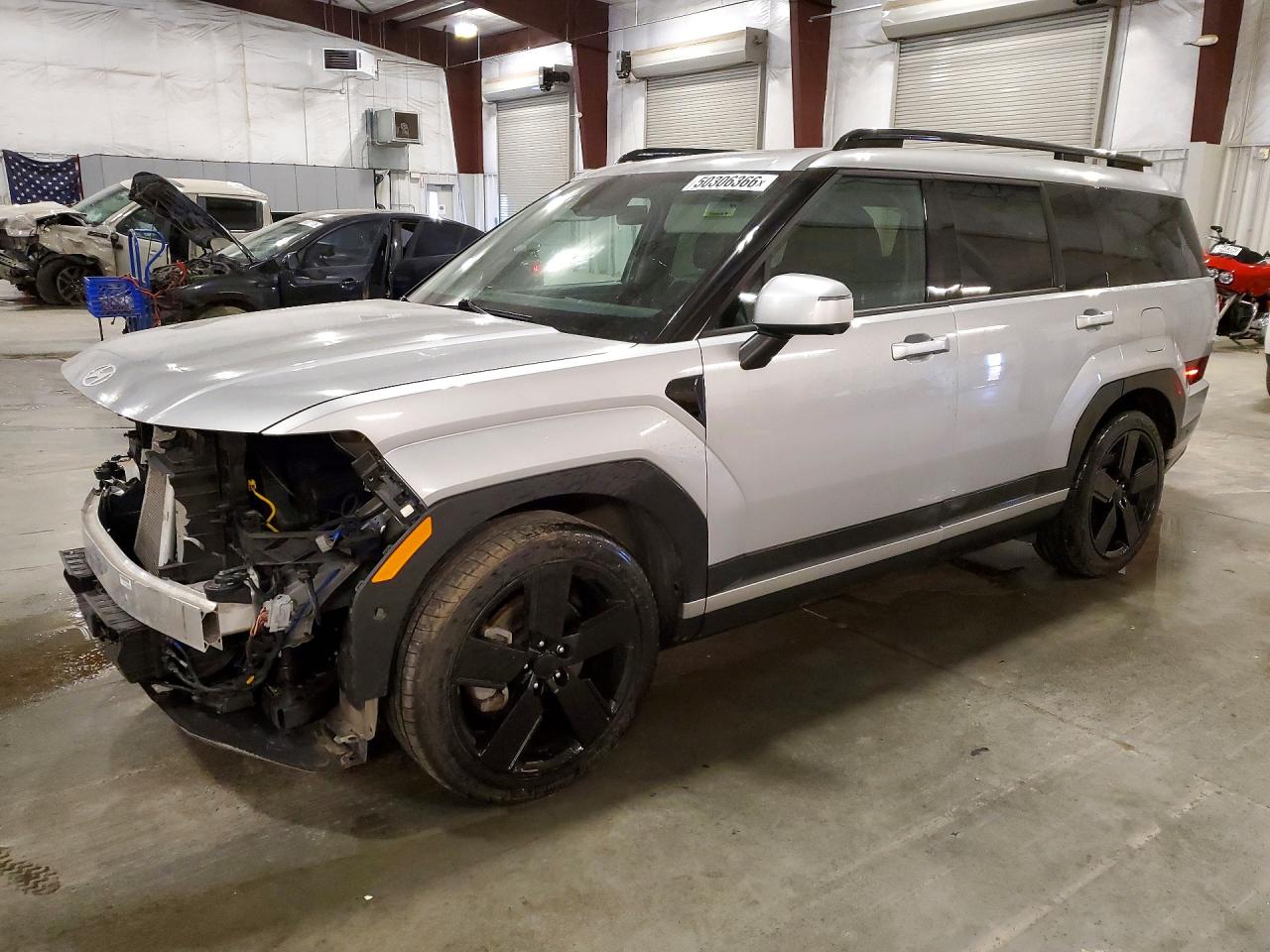 Salvage Hyundai SANTA FE Image