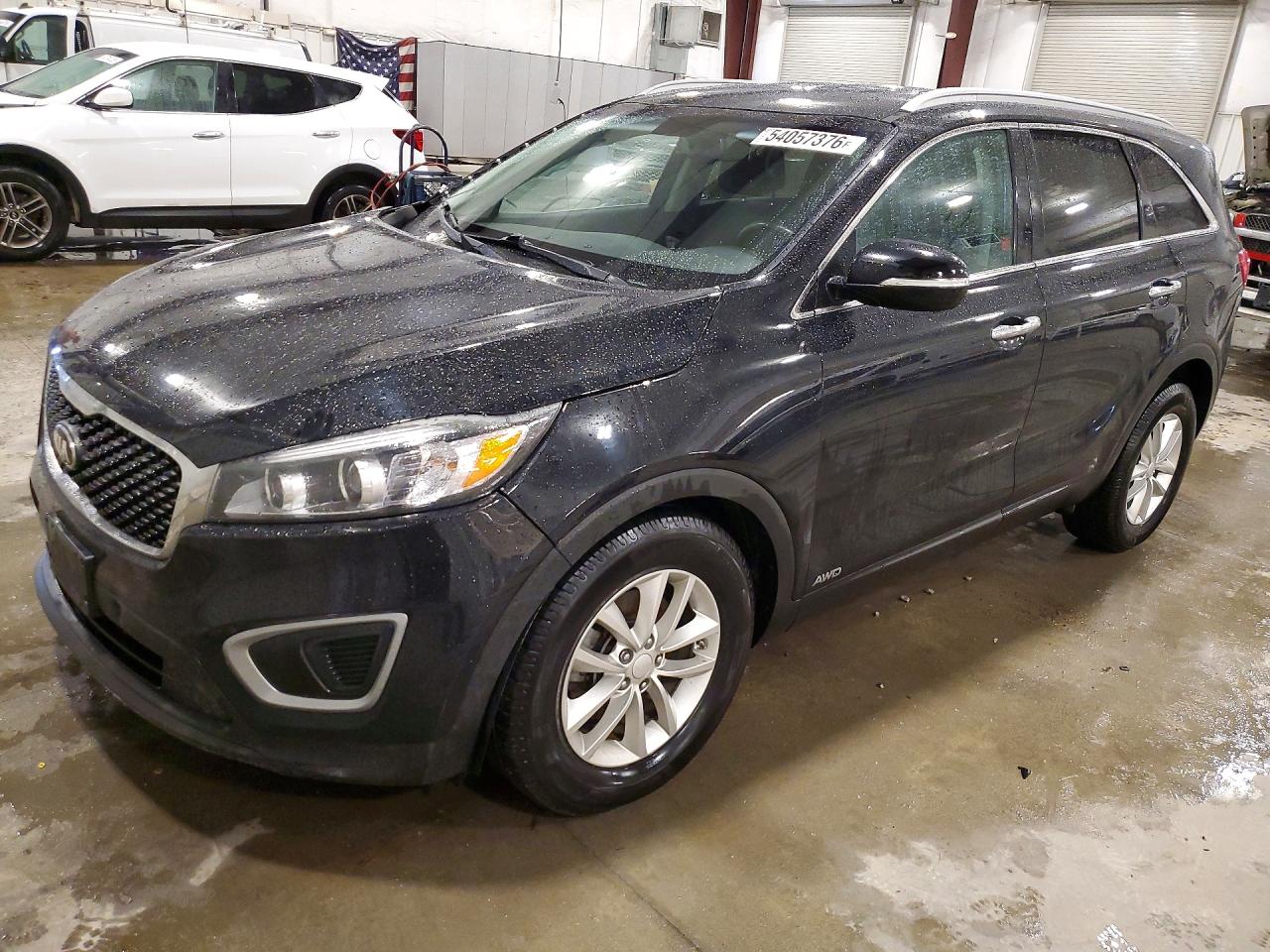Salvage Kia Sorento Image