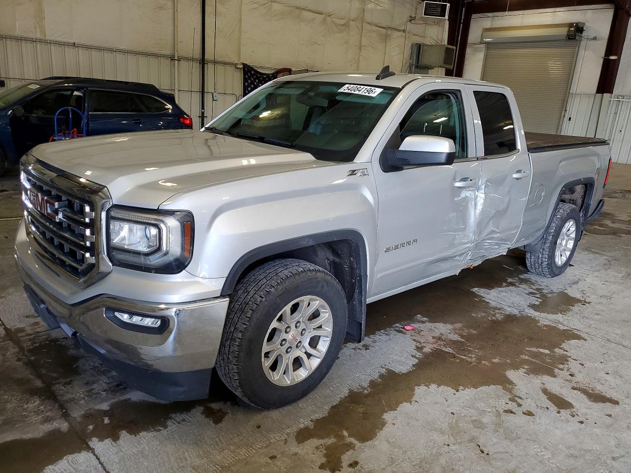 Salvage GMC Sierra Image