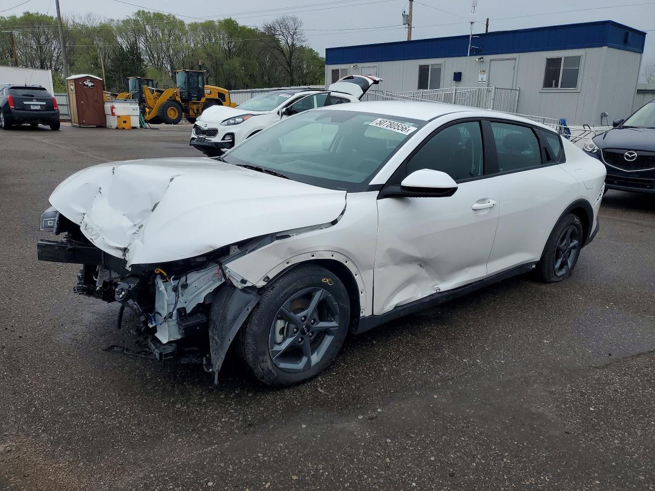 Salvage Kia K4 Image