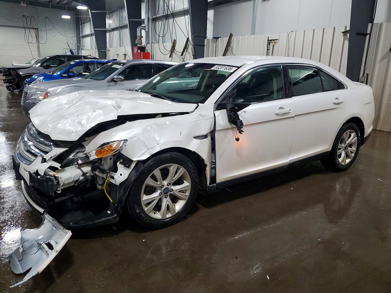 Salvage Ford Taurus Image