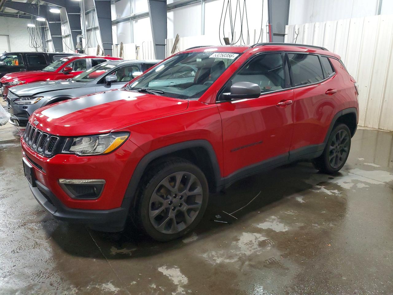 Salvage Jeep Compass Image