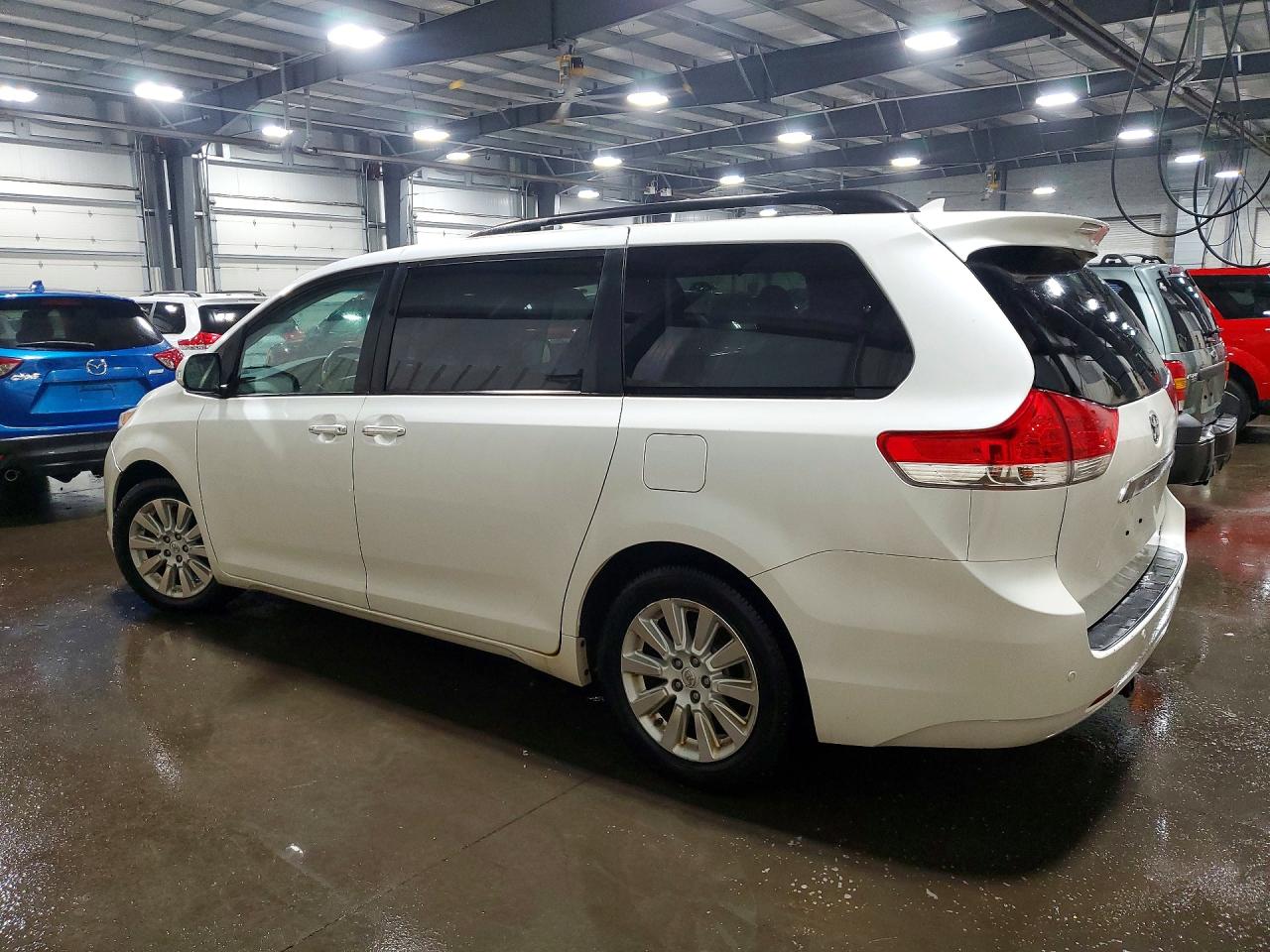 Toyota Sienna Limited 7-passenger