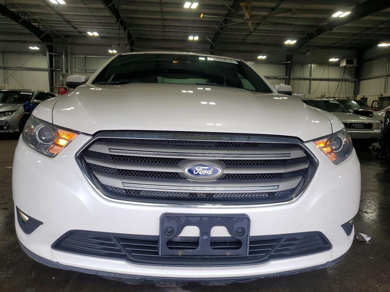 Ford Taurus Sel