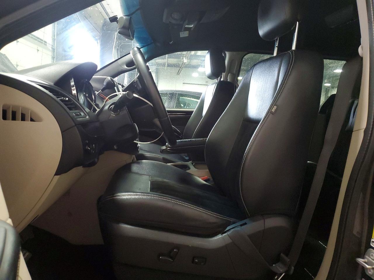Dodge Caravan Sxt