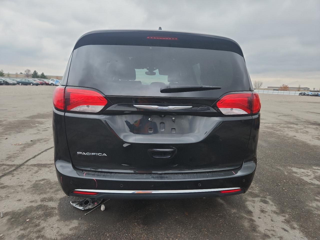 Chrysler Pacifica Touring L