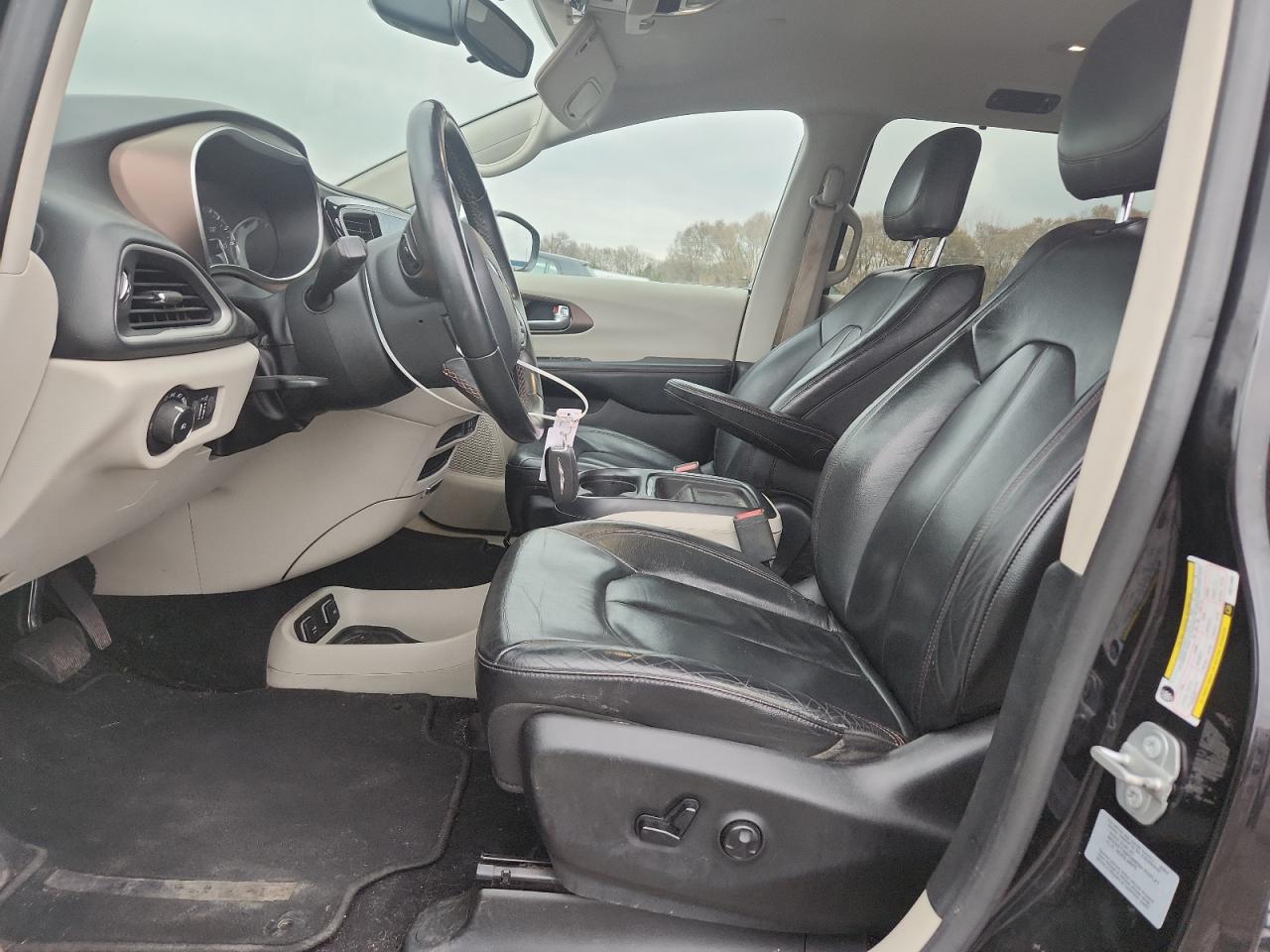 Chrysler Pacifica Touring L