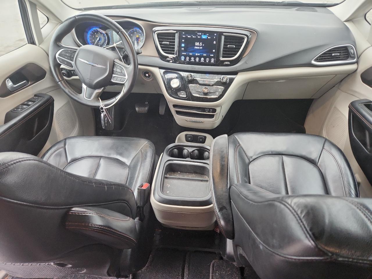 Chrysler Pacifica Touring L