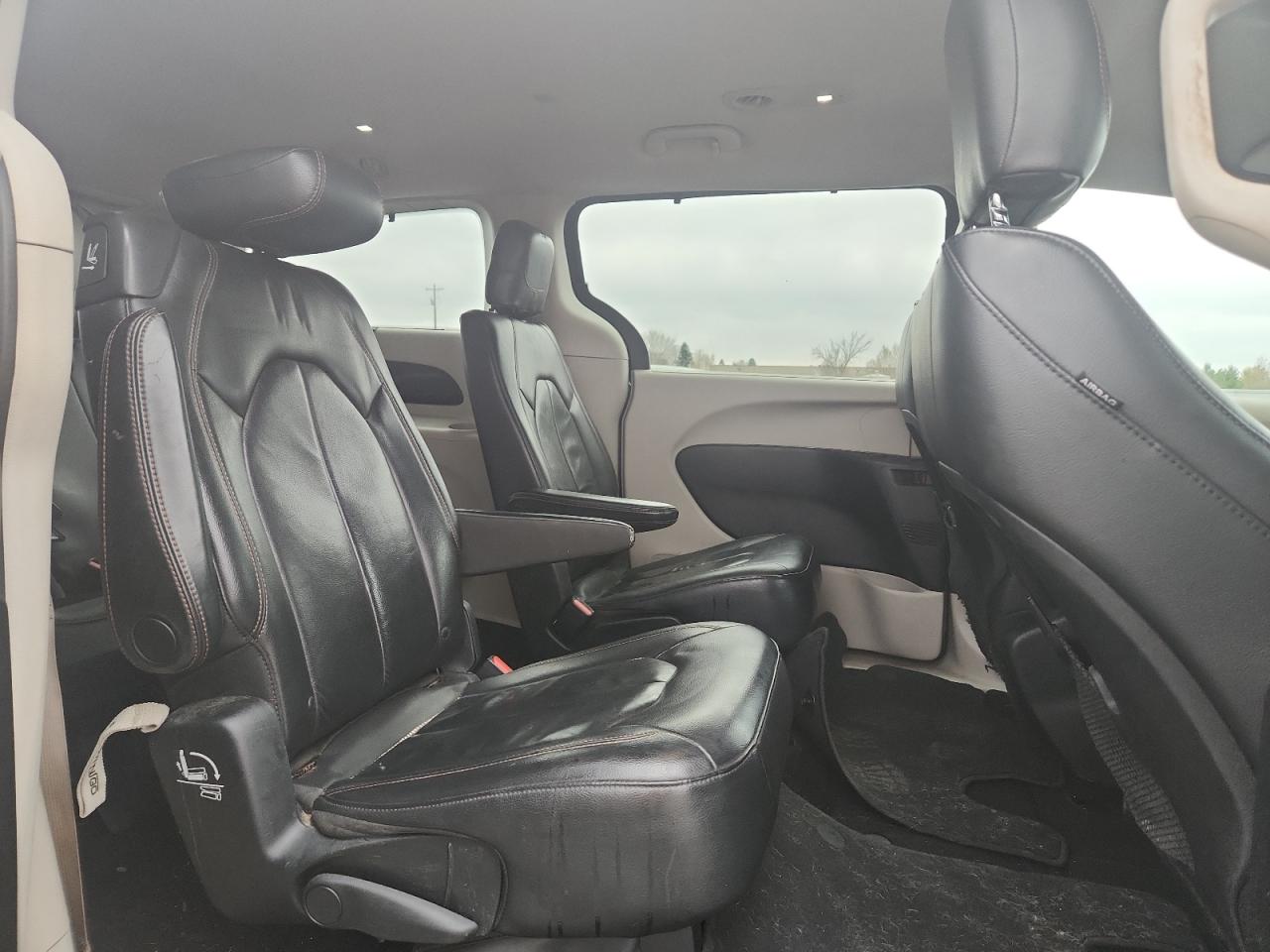 Chrysler Pacifica Touring L
