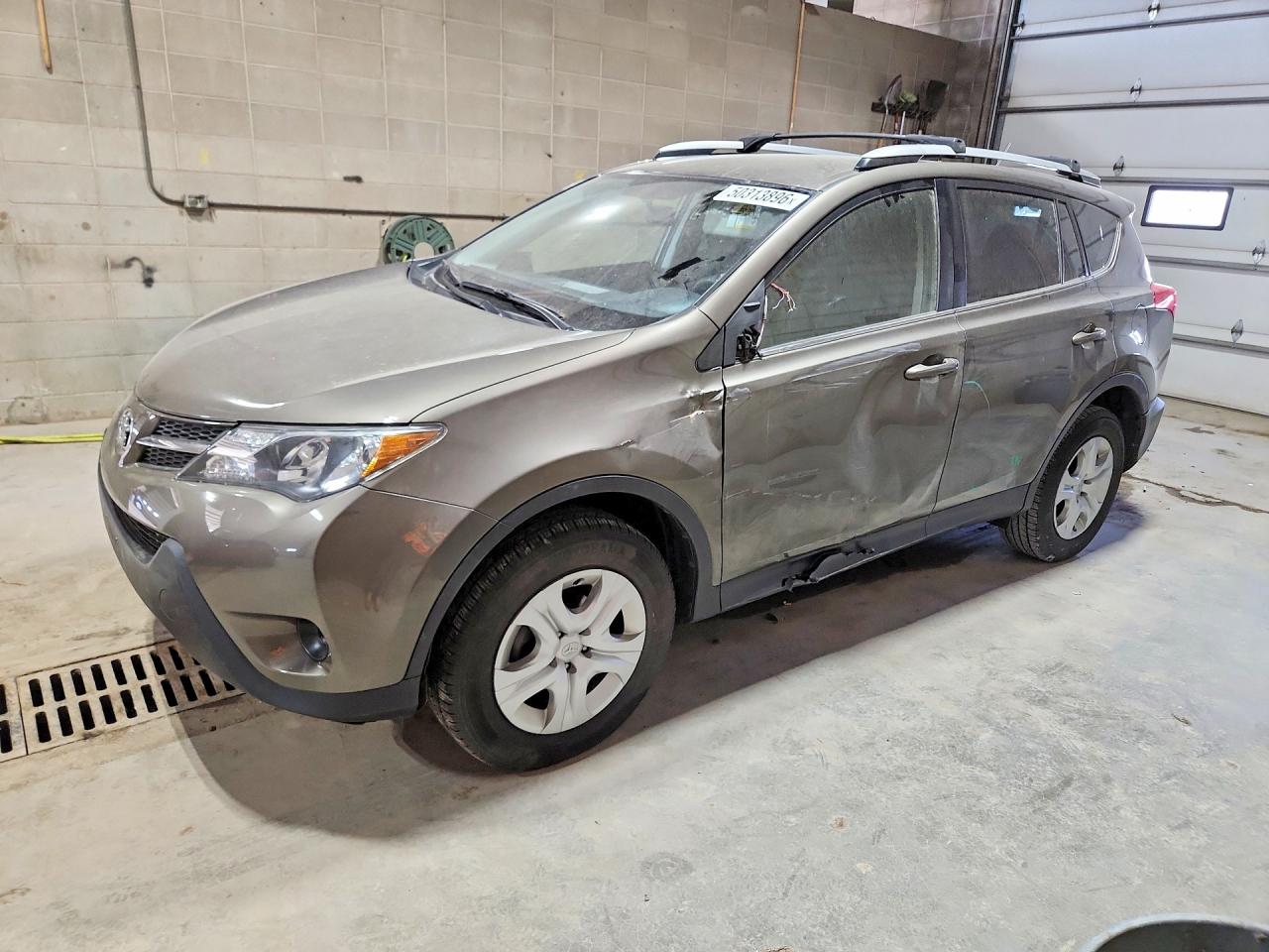 Salvage Toyota RAV4 Image