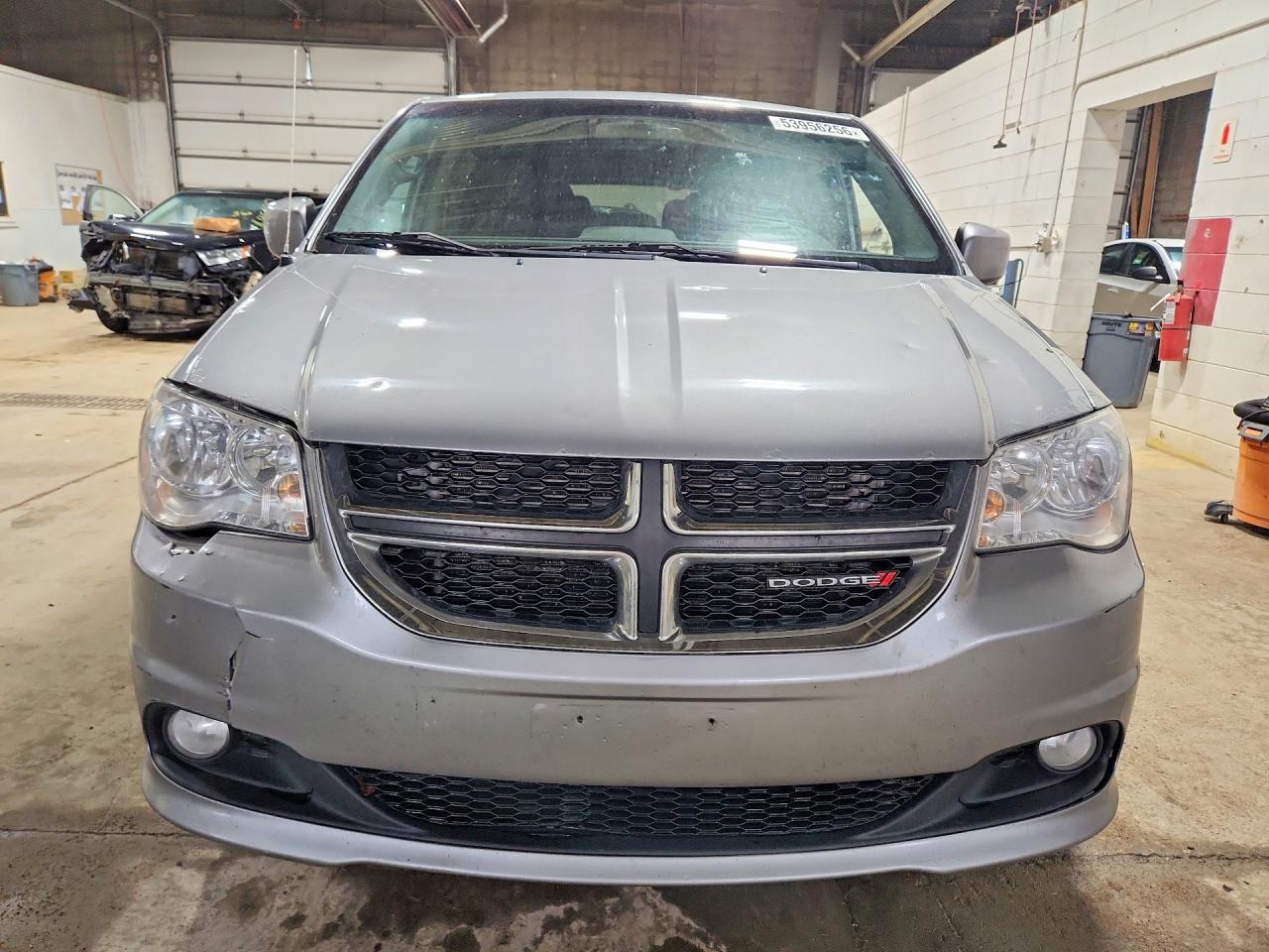 Dodge Caravan Sxt
