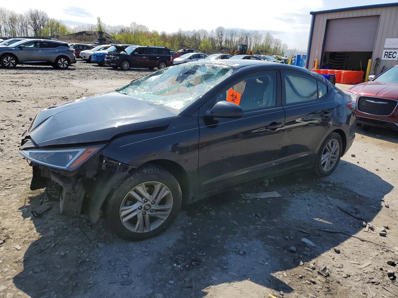 Salvage Hyundai ELANTRA Image
