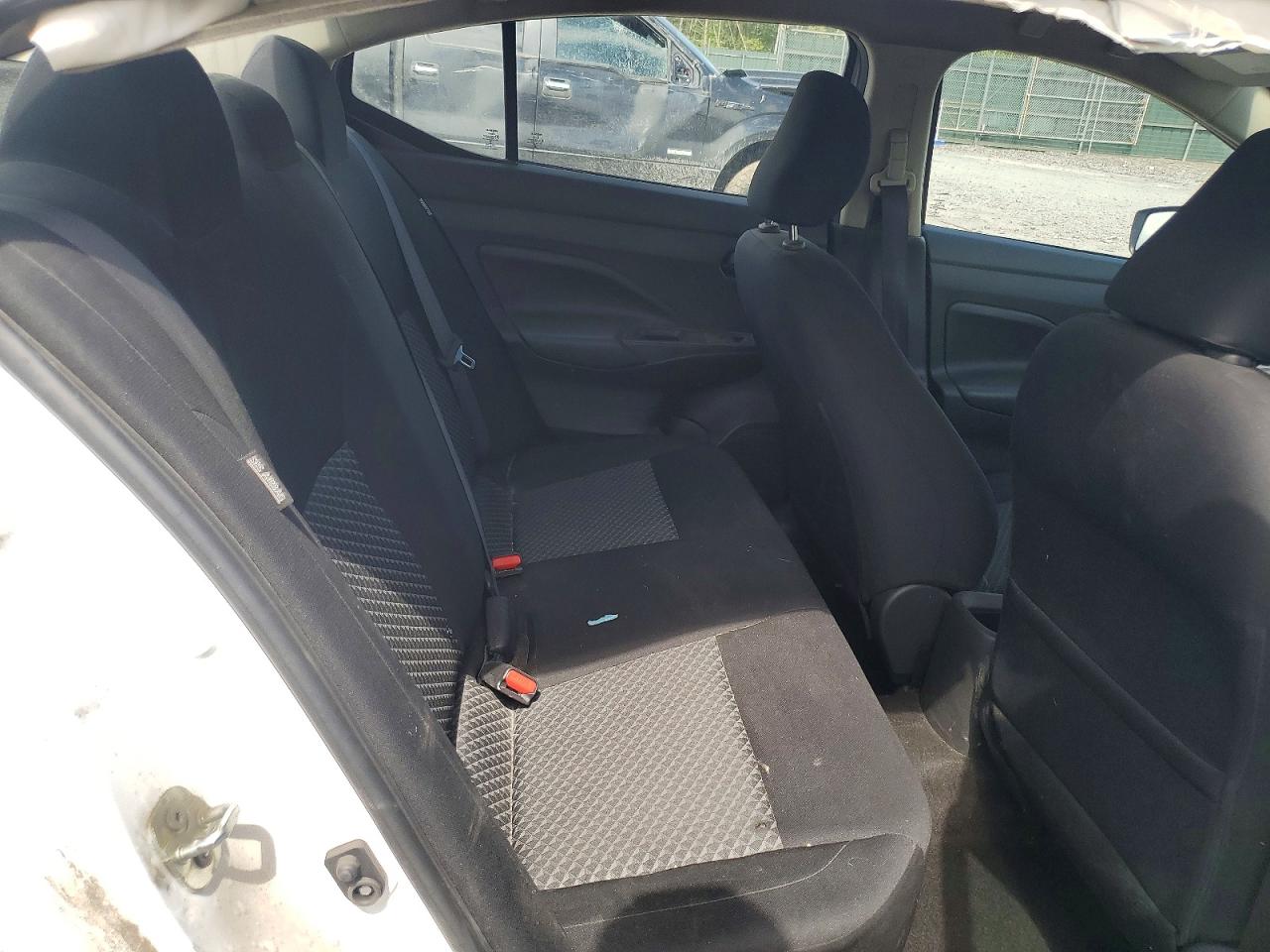 Nissan Versa S