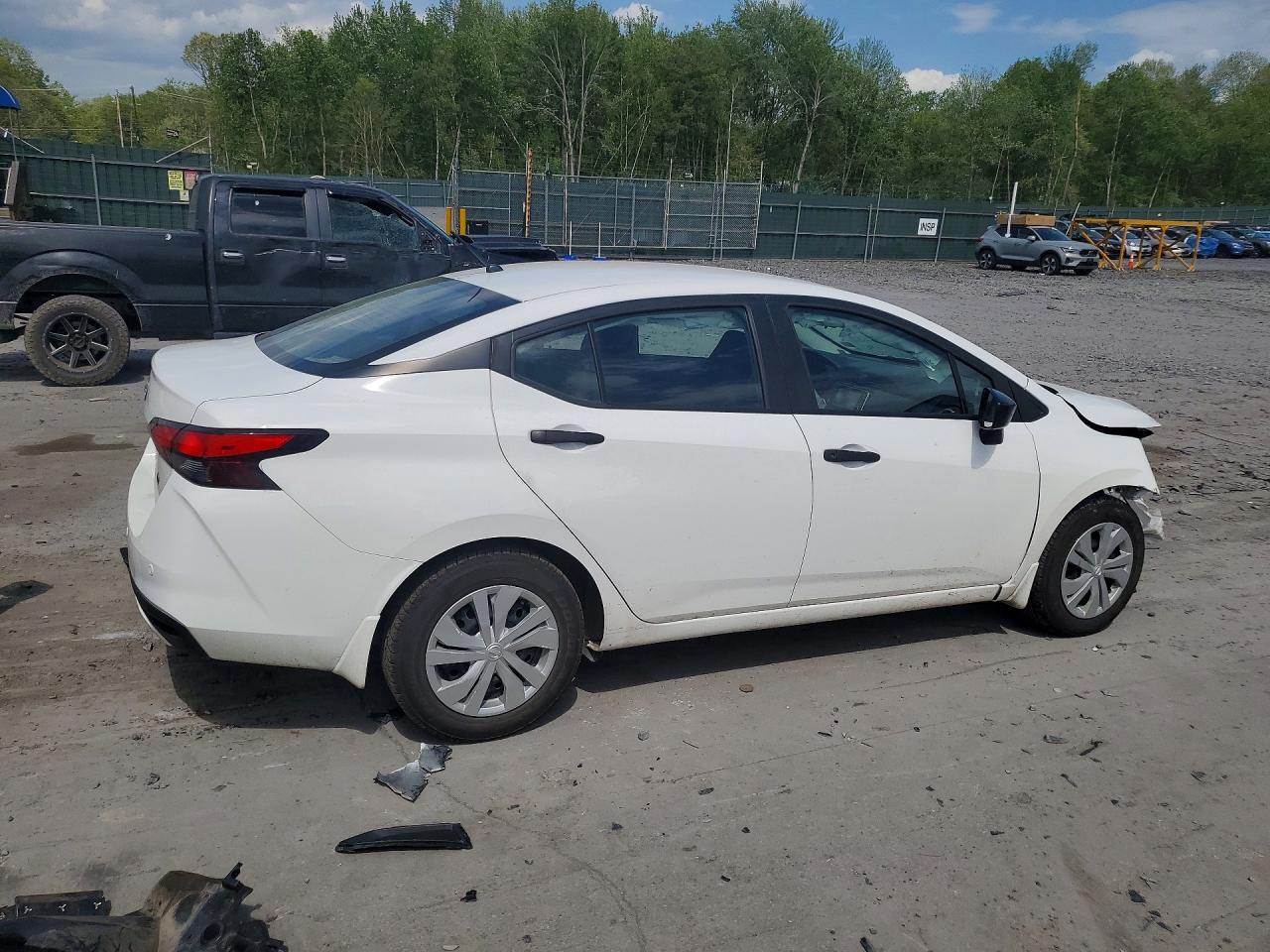 Nissan Versa S