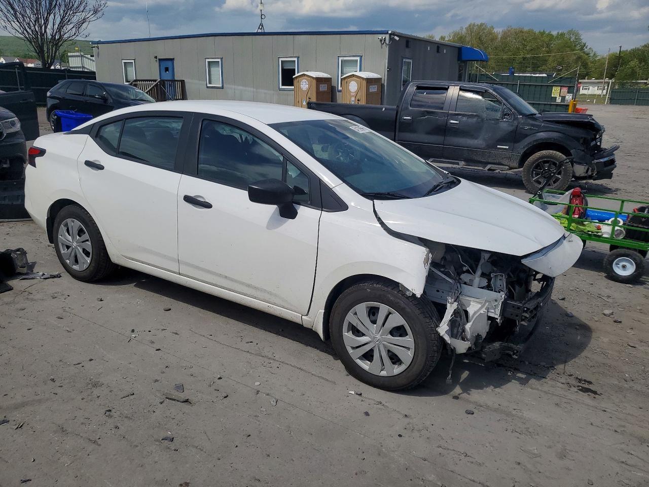 Nissan Versa S