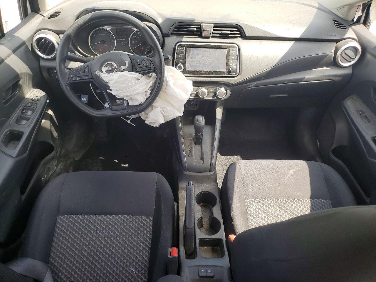 Nissan Versa S