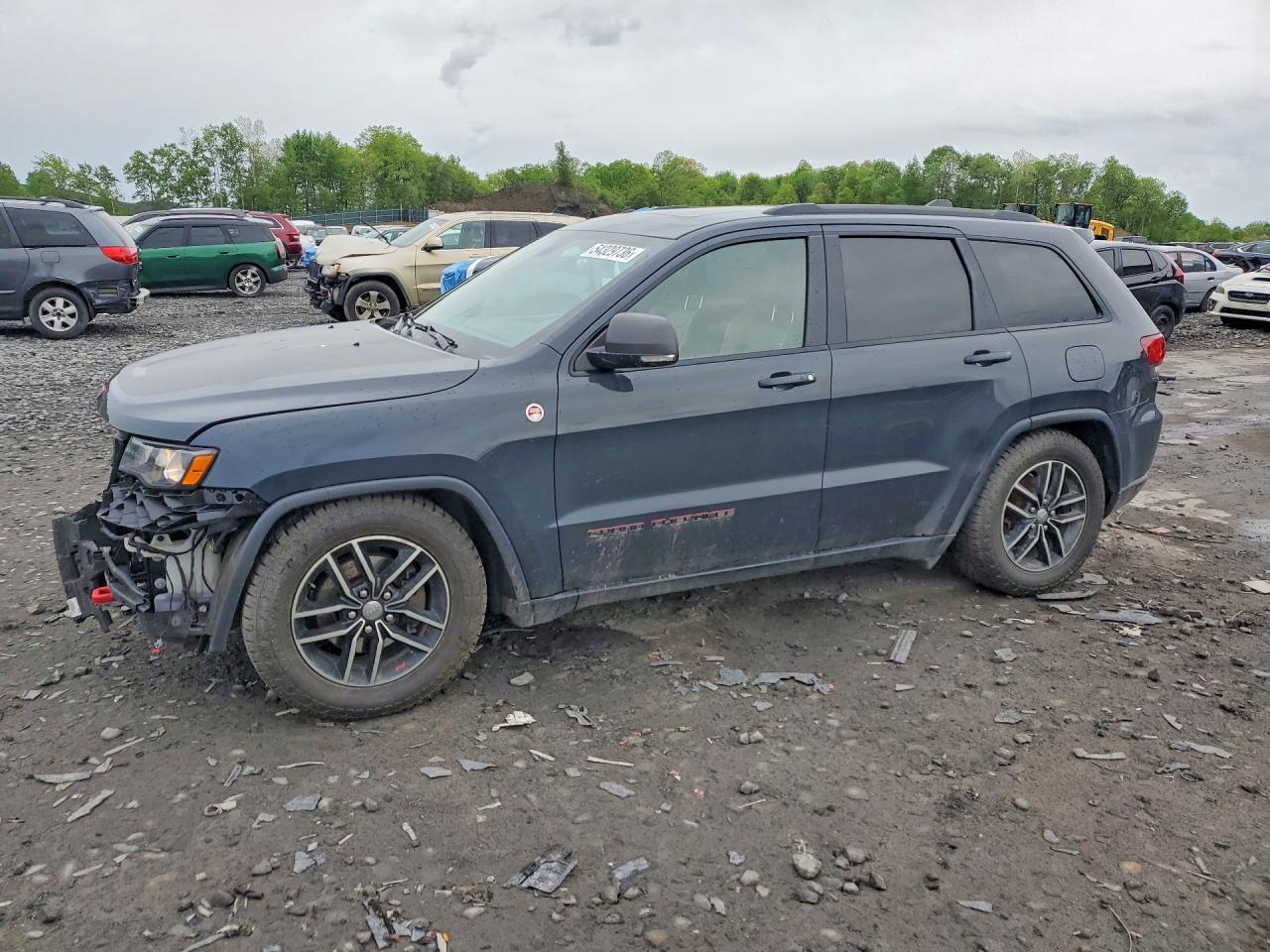 Salvage Jeep Cherokee Image