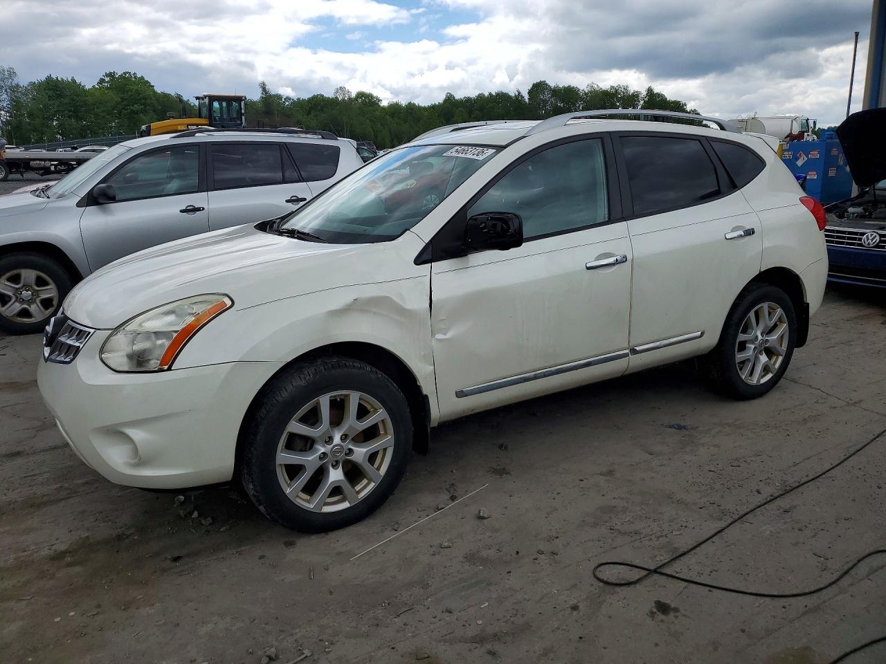 Salvage Nissan Rogue Image