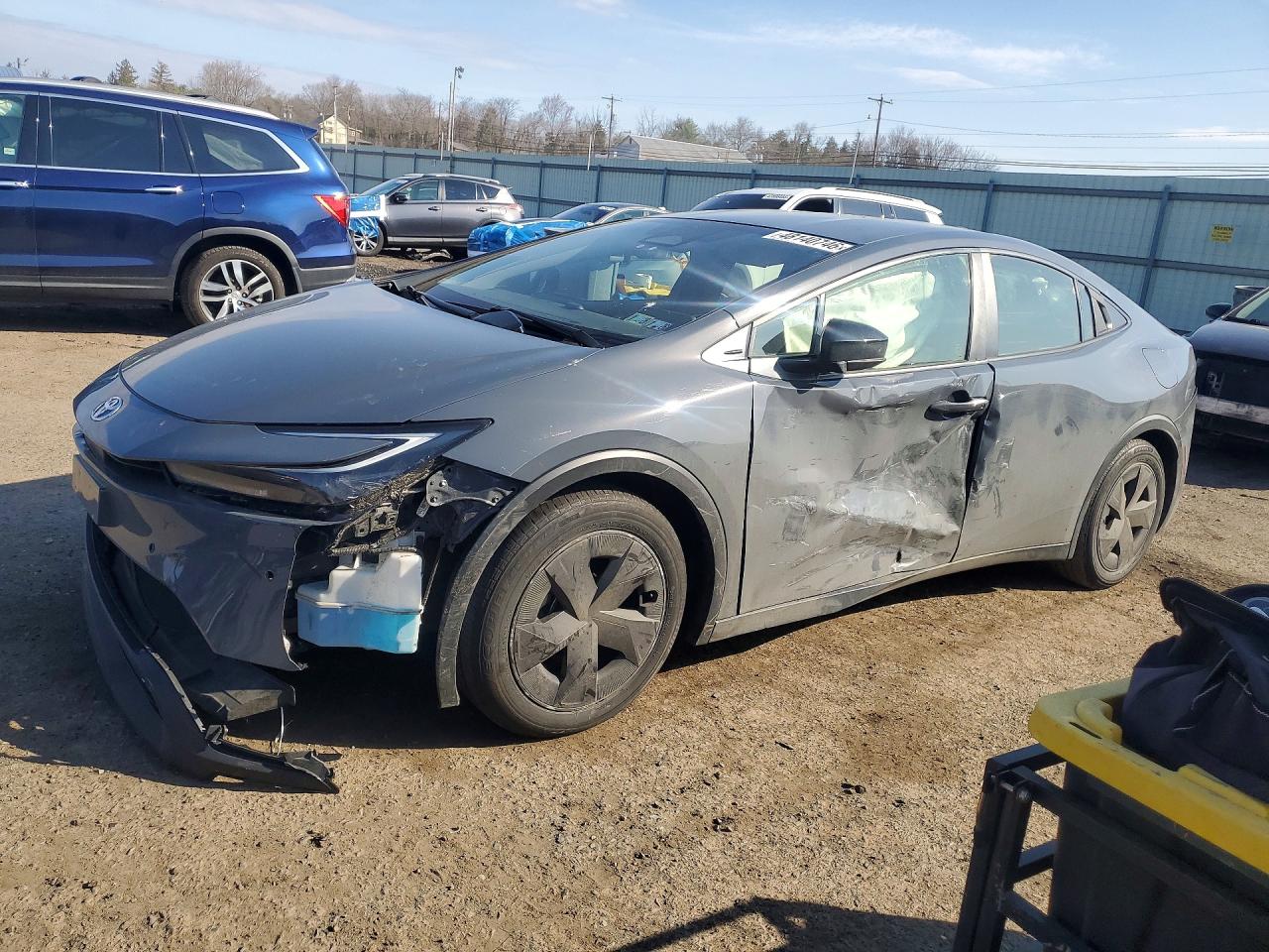 Salvage Toyota Prius Image